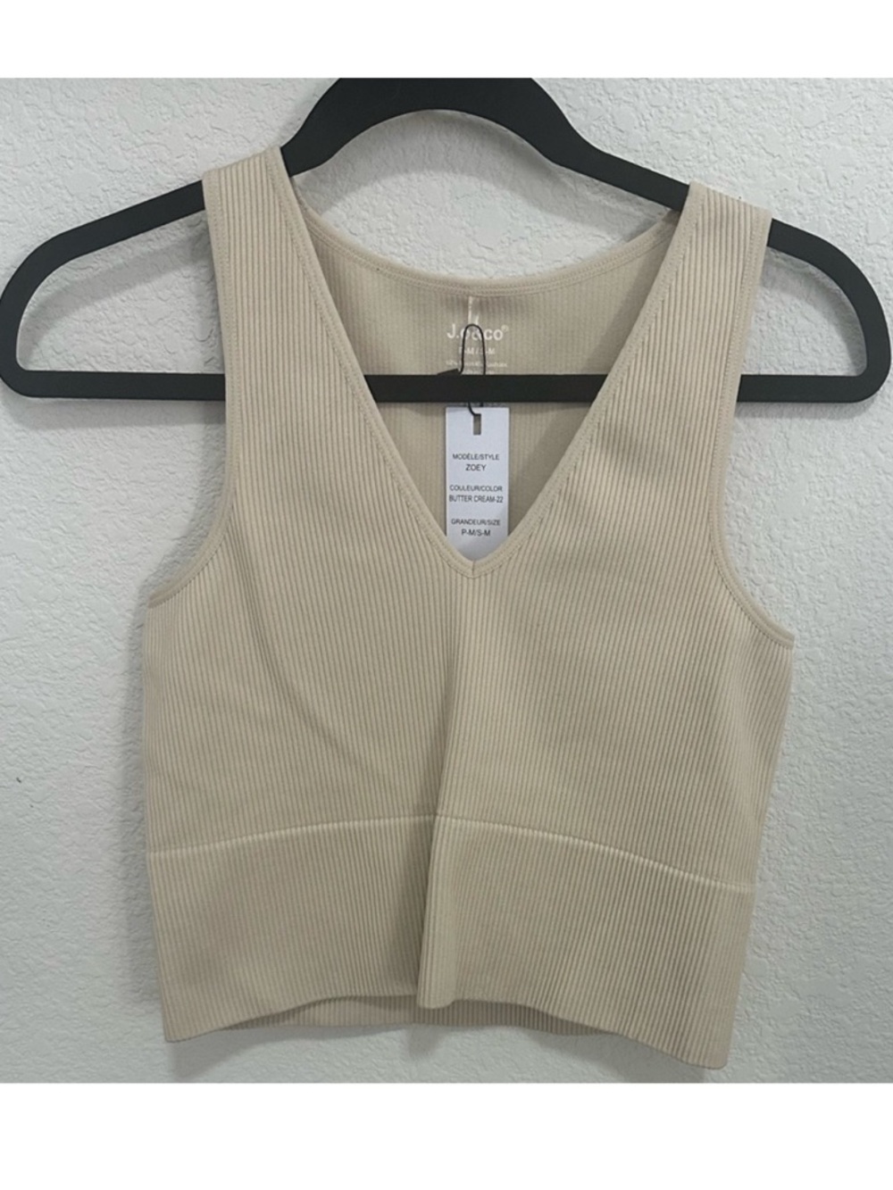 j.o&co Zoey Beige Ribbed Knit Cropped V Neck Tank Top Small/Medium NEW